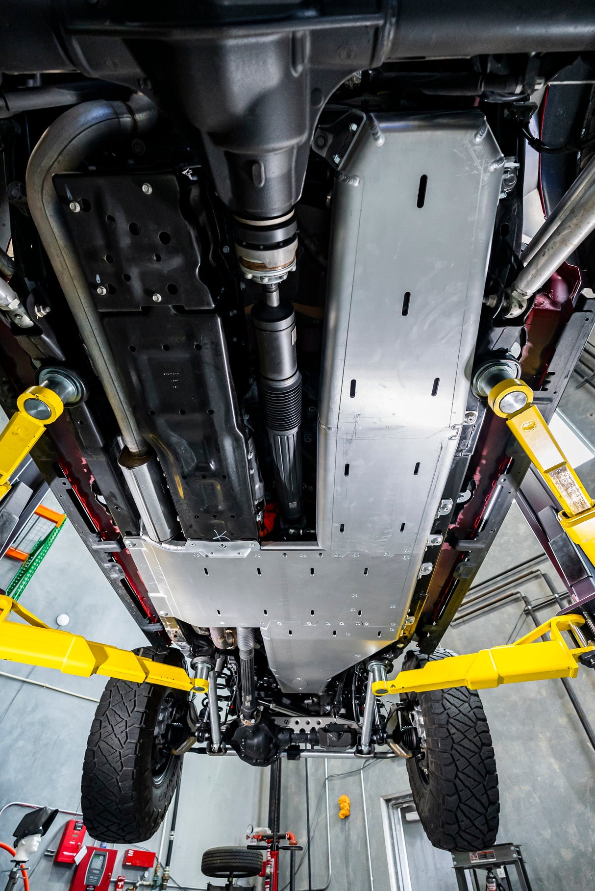 JL 4XE BELLYPAN SKID With OIL DOOR 4DR 2.0L 2021-up