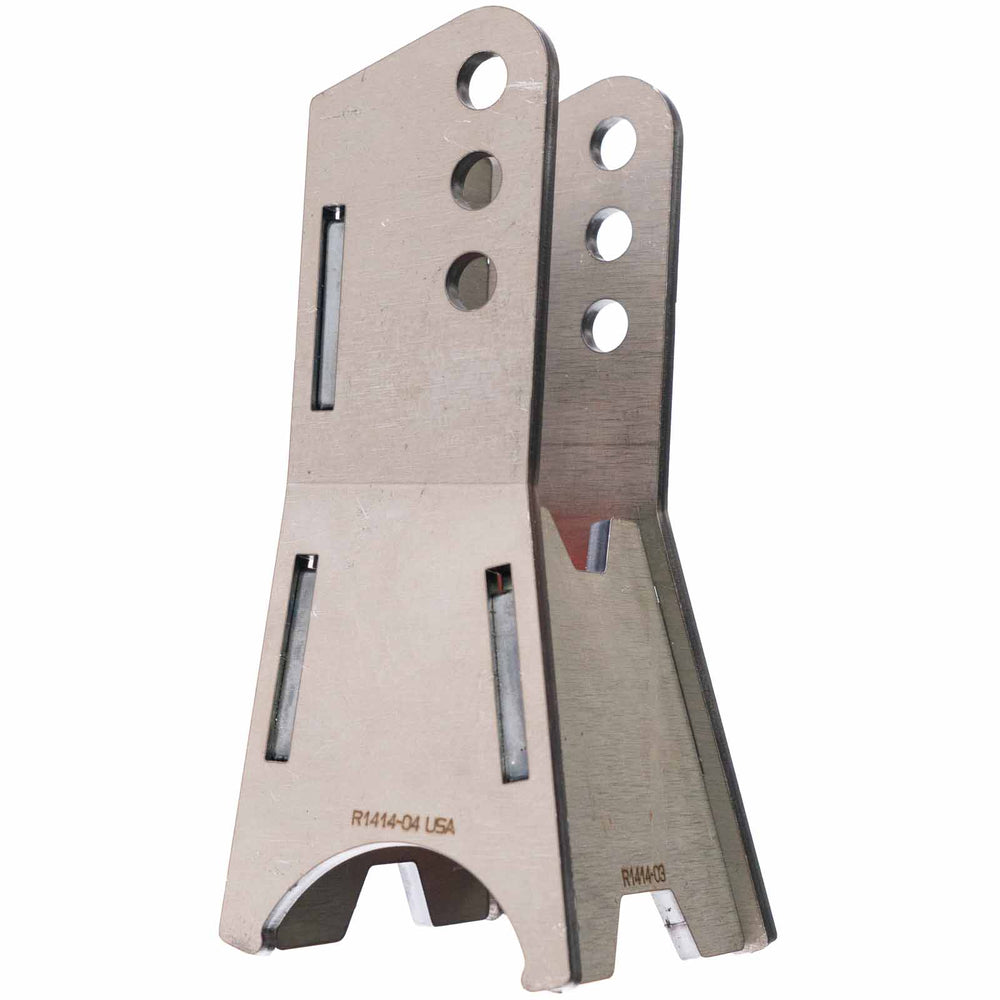 A photo of the two and five eights inch wide 0 degree axle link against a white backdrop.