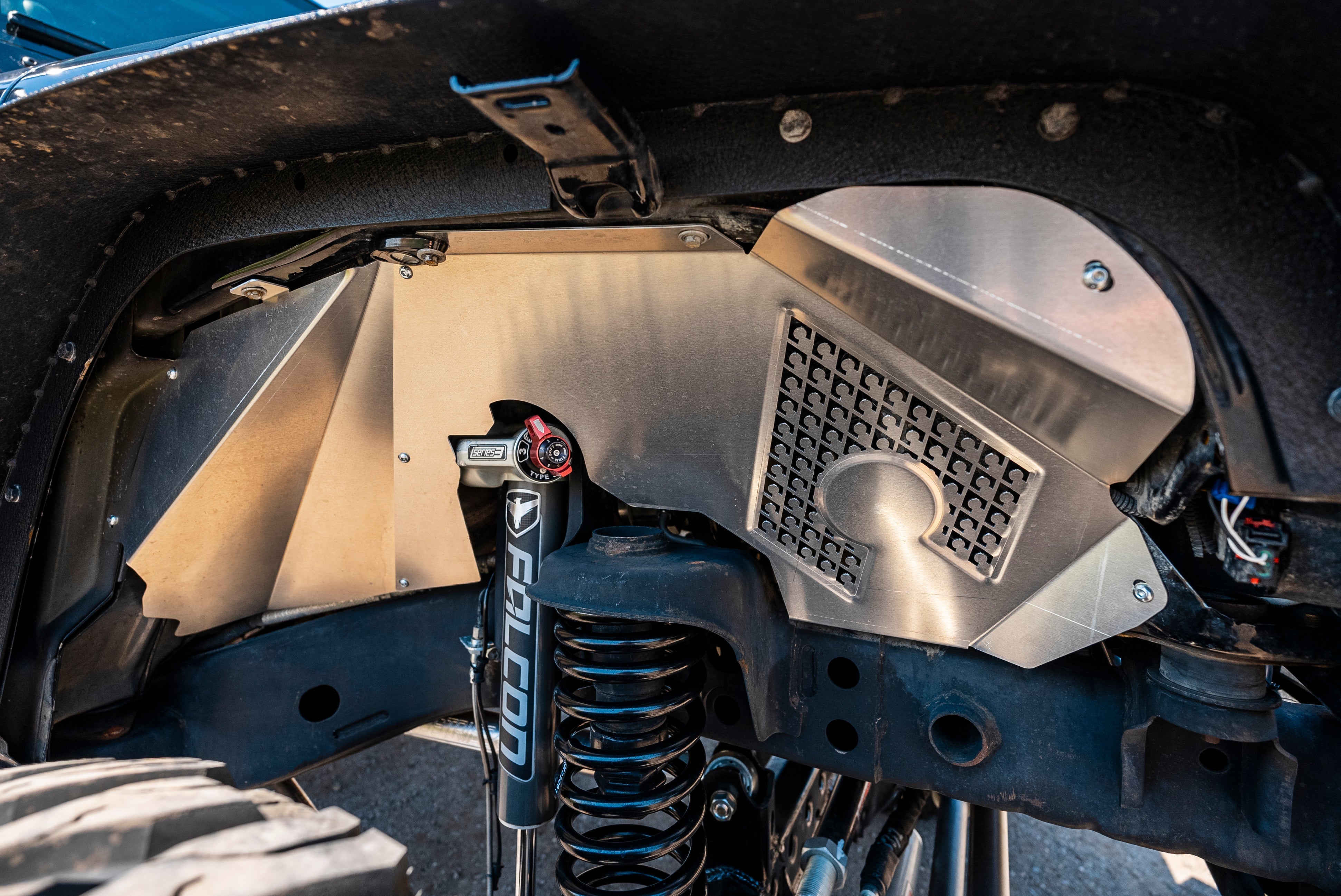 JK Front Inner Fenders - Vented – RuffStuff Specialties